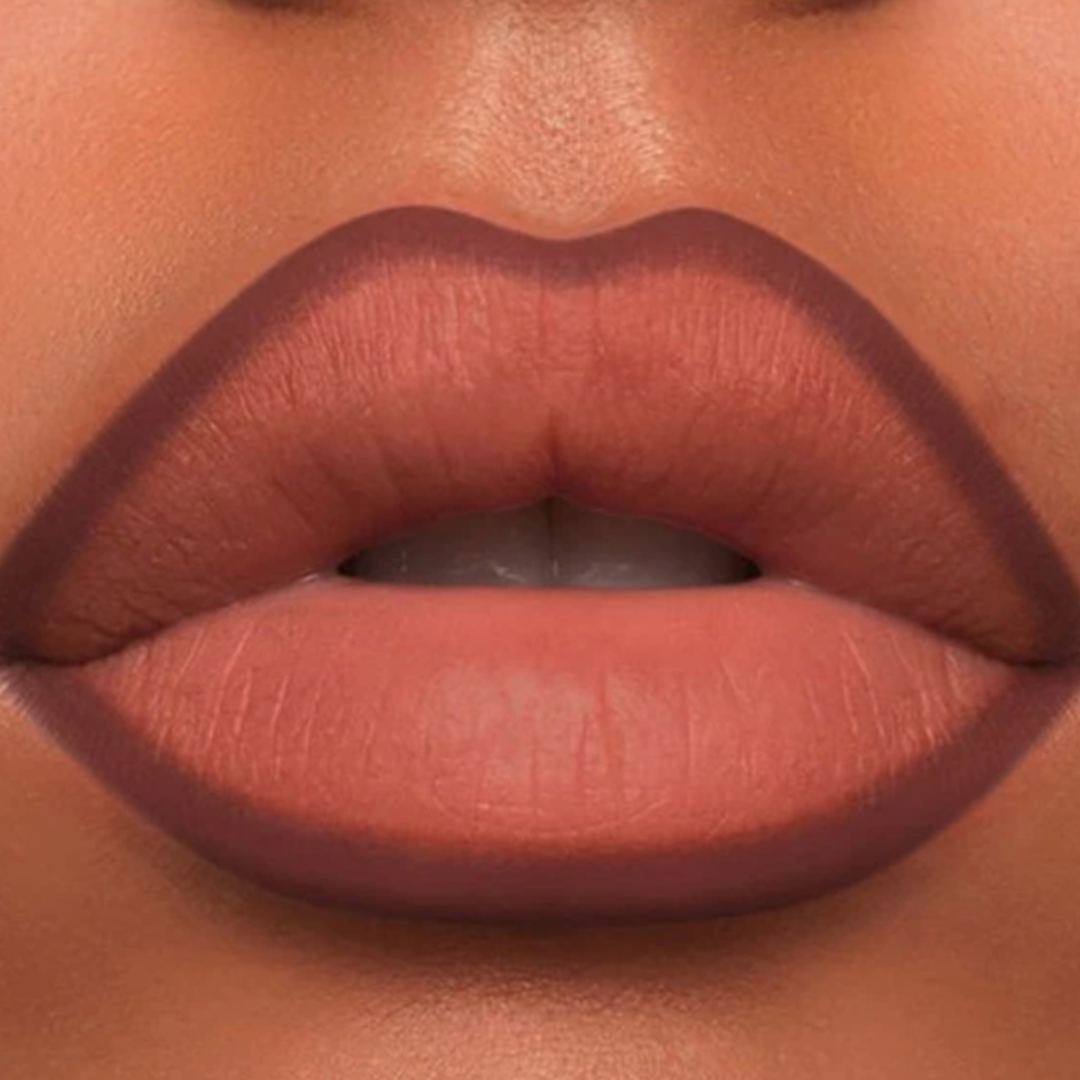 Crayon à lèvres velvet brown - Définition et tenue longue durée